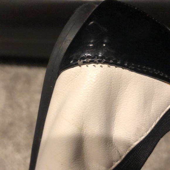 Adrienne Vittadini flats - Picture 9 of 9